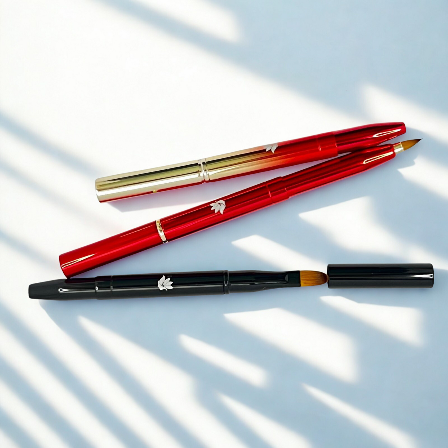 Doppel-Lippenpinsel – Präzises Auftragen von Aker Fassi & Lippenfarbe